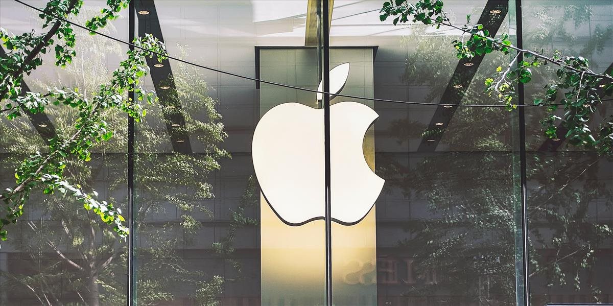 Šéf spoločnosti Apple Tim Cook vstúpil do klubu miliardárov