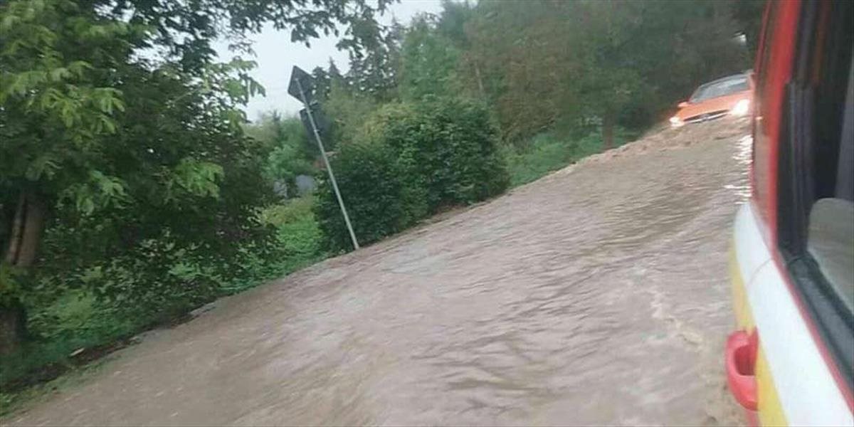 Prívalový dážď zaplavil ulice na východnom Slovensku