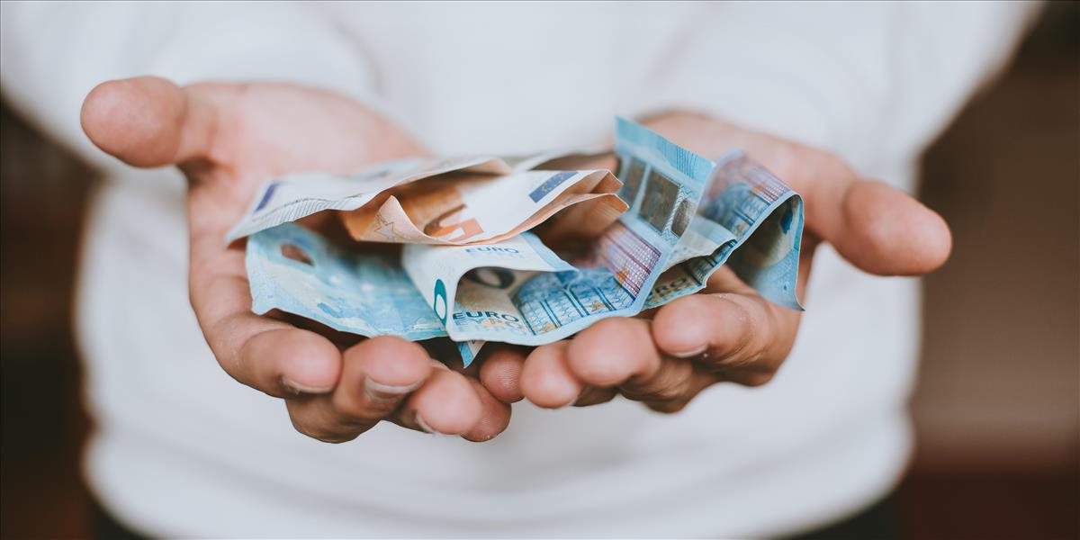 Čistá mzda nad 1000 eur je iba v dvoch našich mestách