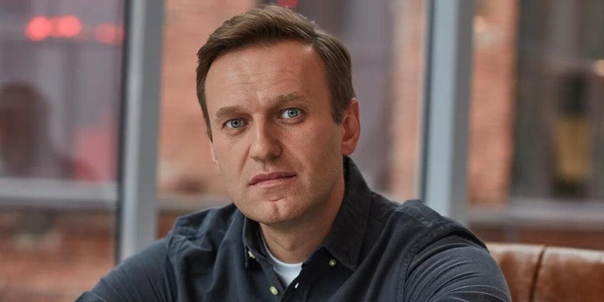 Ruský opozičný politik Alexej Navaľnyj upadol do kómy. Údajne ho otrávili
