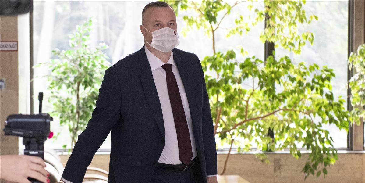 REPORTÁŽ: Krajniak riešil rokovanie tripartity po svojom, opozícia s tým nesúhlasí