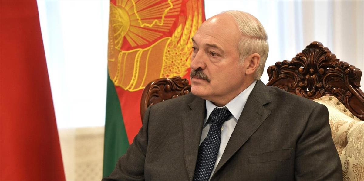 Podľa prieskumov Lukašenka pred voľbami podporovalo 72 percent obyvateľov