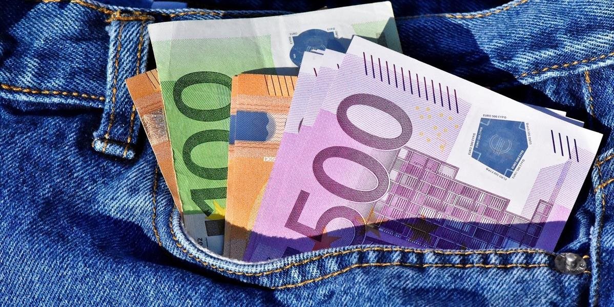 Vláda dnes prerokuje zvyšovanie minimálnej mzdy aj 13. dôchodok