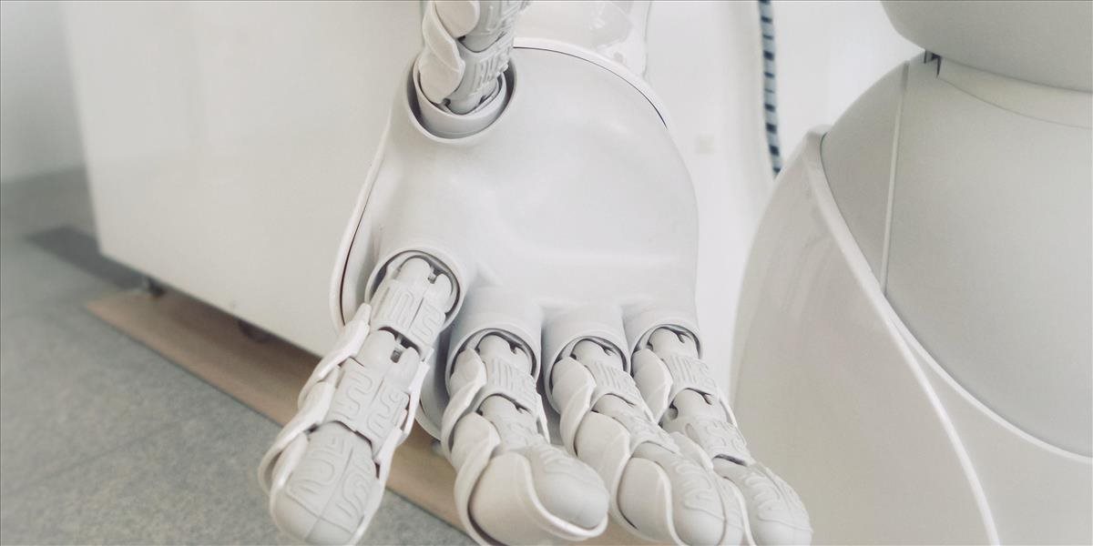 Dezinfekčný robot uspel v prvom teste v boji s koronavírusom