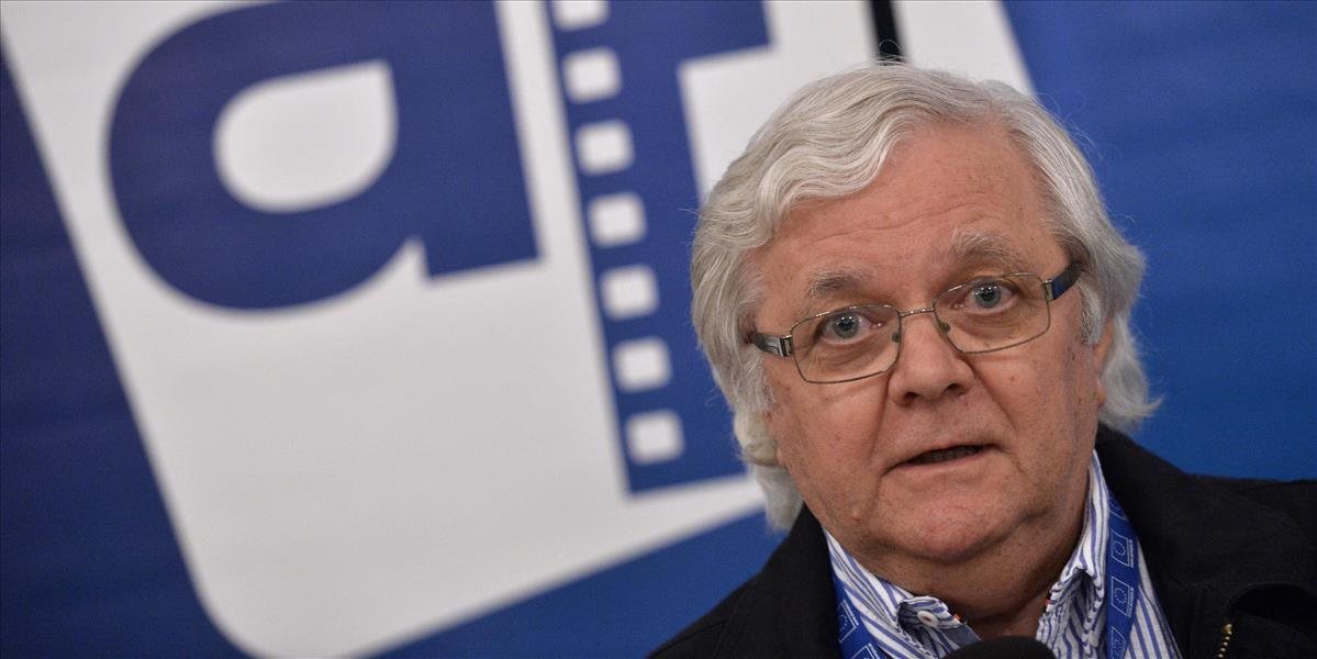 Podľa Jakubiskovho kameramana filmárov ovplyvňuje aj dostupnosť kamier