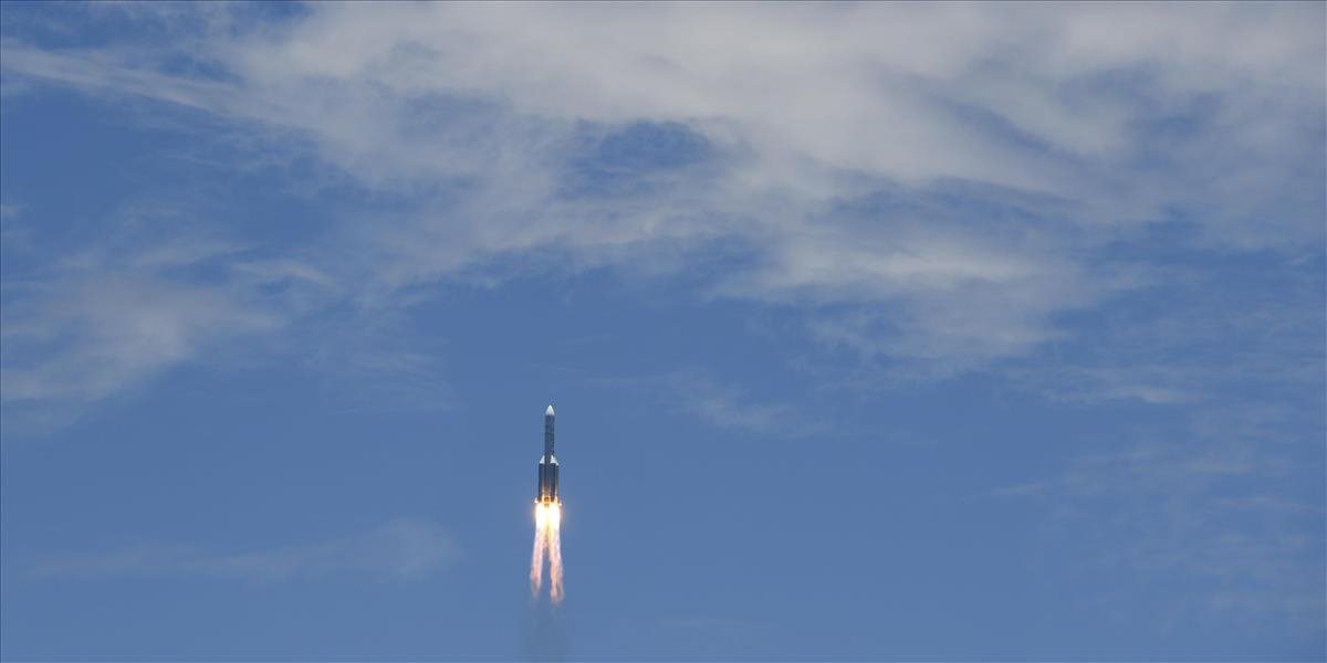 Čína odpálila do mora dve rakety, údajne išlo o varovanie pre USA