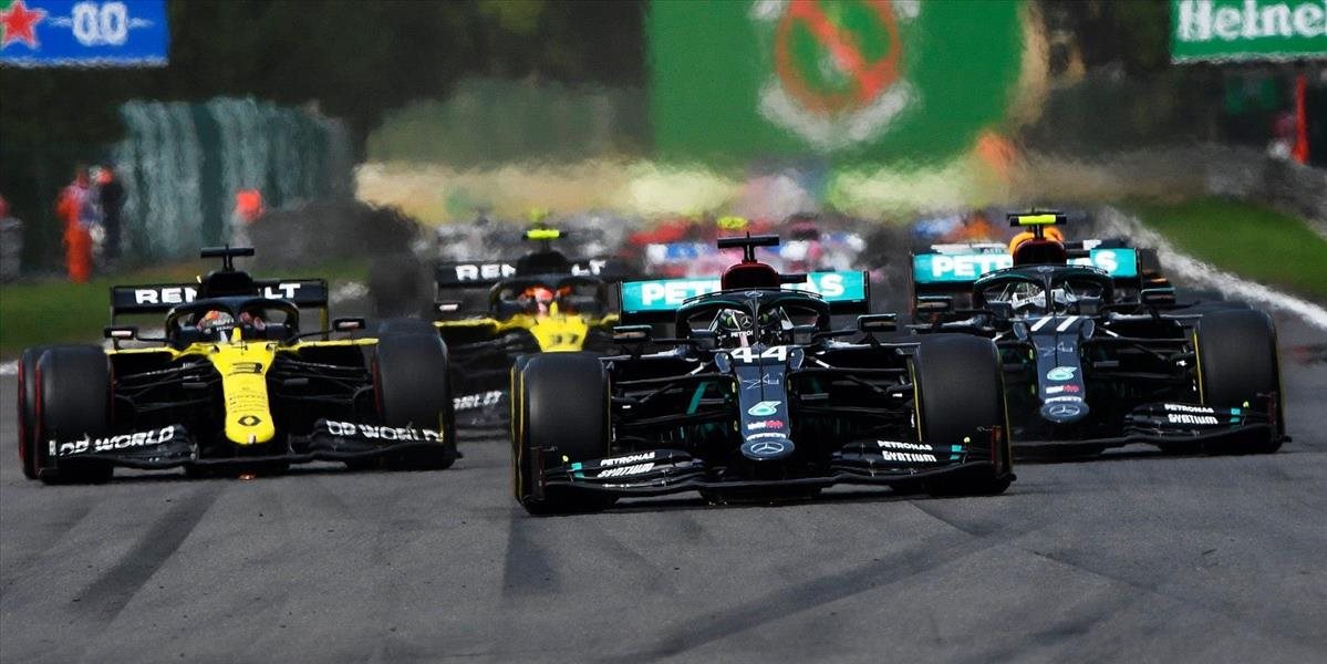 Suverénny Hamilton vyhral veľkú cenu Belgicka