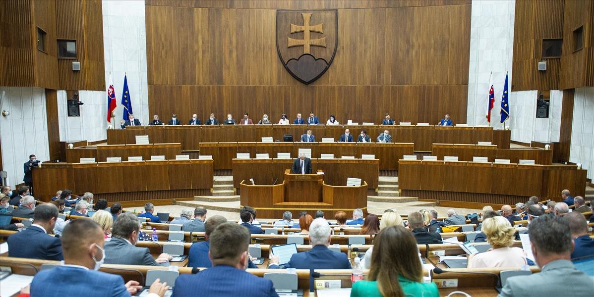 NRSR schválila novelu o prokuratúre, pridali aj pripomienky hlavy štátu