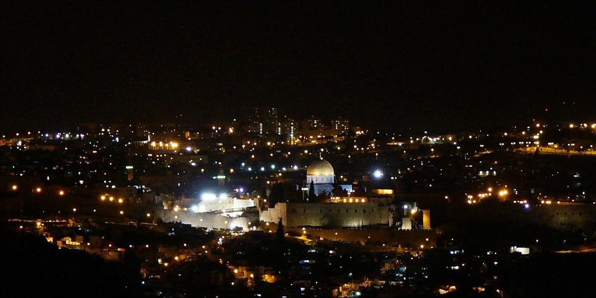 Izrael zavádza zákaz vychádzania počas nočných hodín
