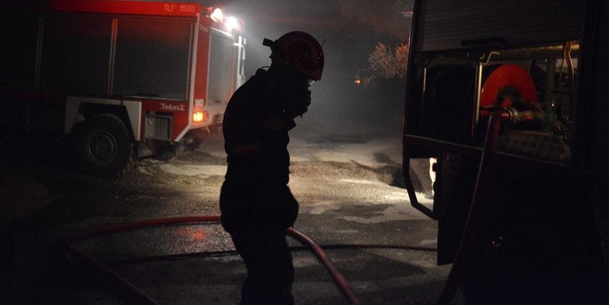 Preplnený utečenecký tábor na ostrove Lesbos museli evakuovať, vypukol tam obrovský požiar