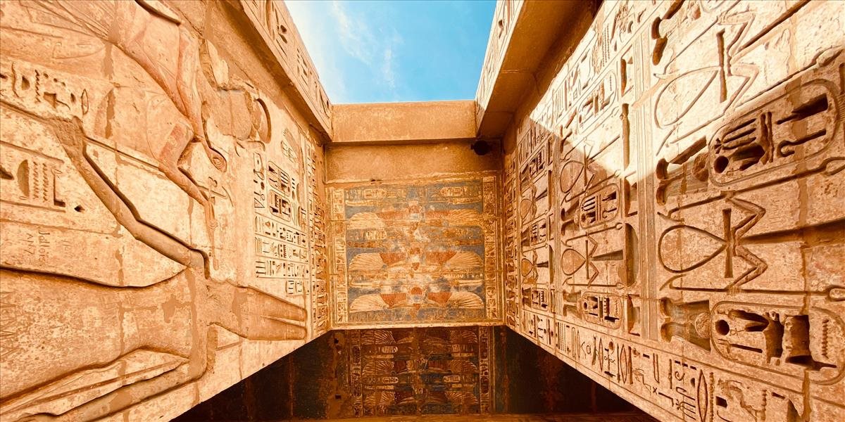 Z Egypta hlásia cenný nález: Sarkofágy za 2 500 rokov nikto neotvoril