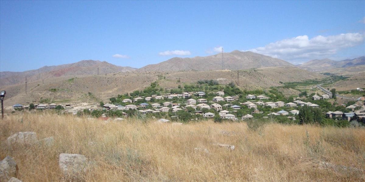 Náhorný Karabach sa otriasa v bojoch, nastalo stanné právo a mobilizácia armády