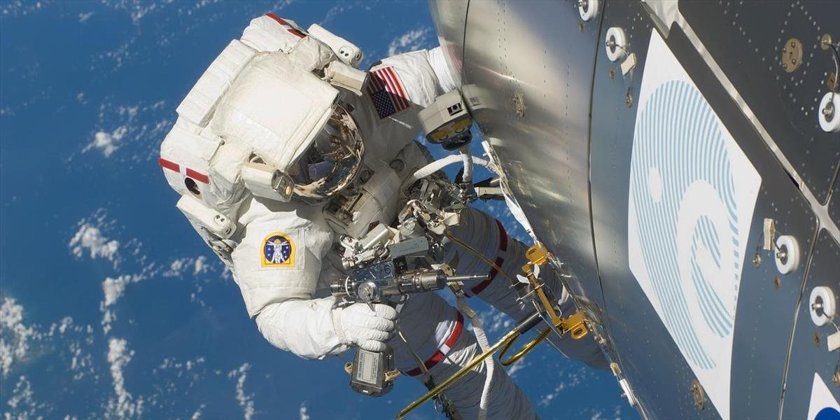 Kozmonauti našli miesto úniku vzduchu na ISS