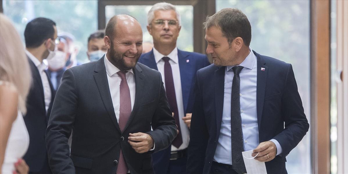 REPORTÁŽ AKTUALIZOVANÉ Vláda rozhodla, že do boja proti koronavírusu zapojí aj armádu