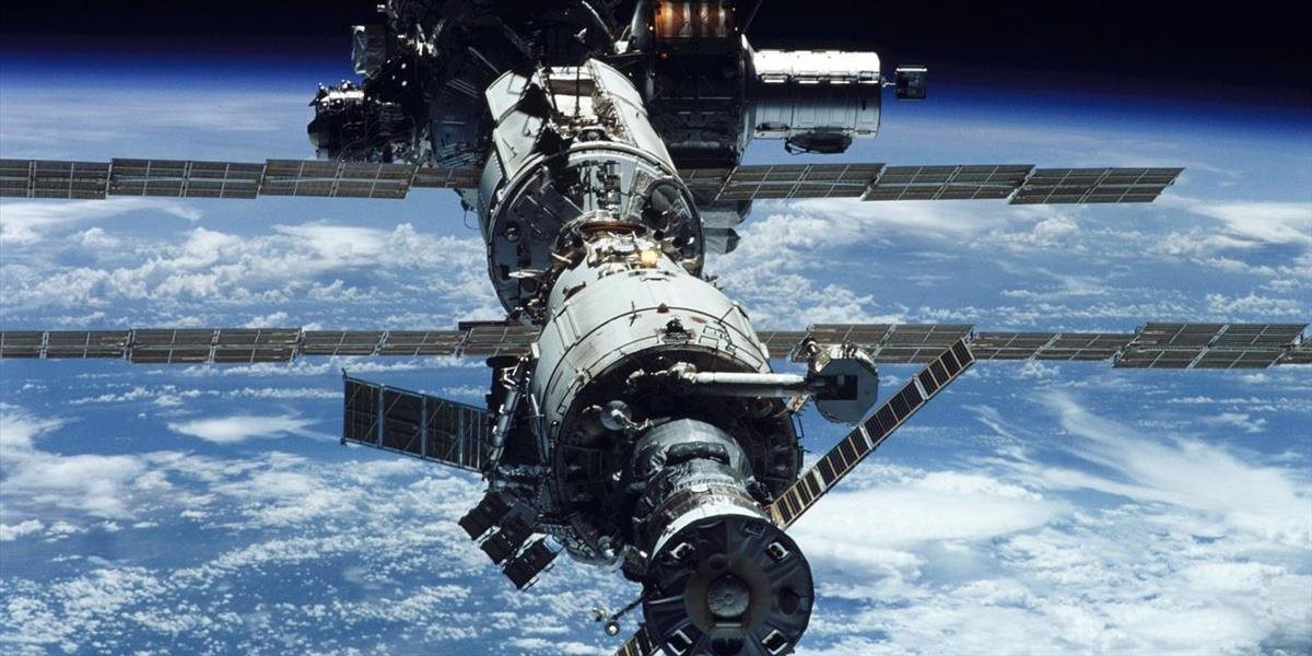 Miesto úniku vzduchu na ISS bolo nájdené vďaka čajovému vrecúšku