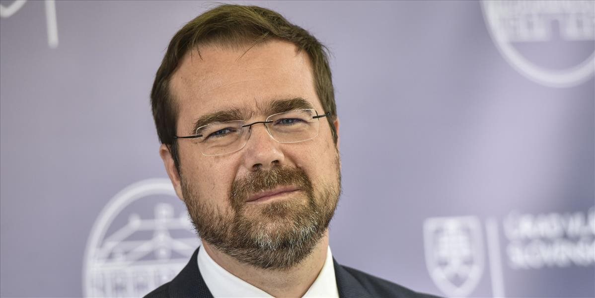 Z epidemiologickej mapy Slovenska zmizli zelené okresy. Situácia je vážna, vyhlásil Krajčí