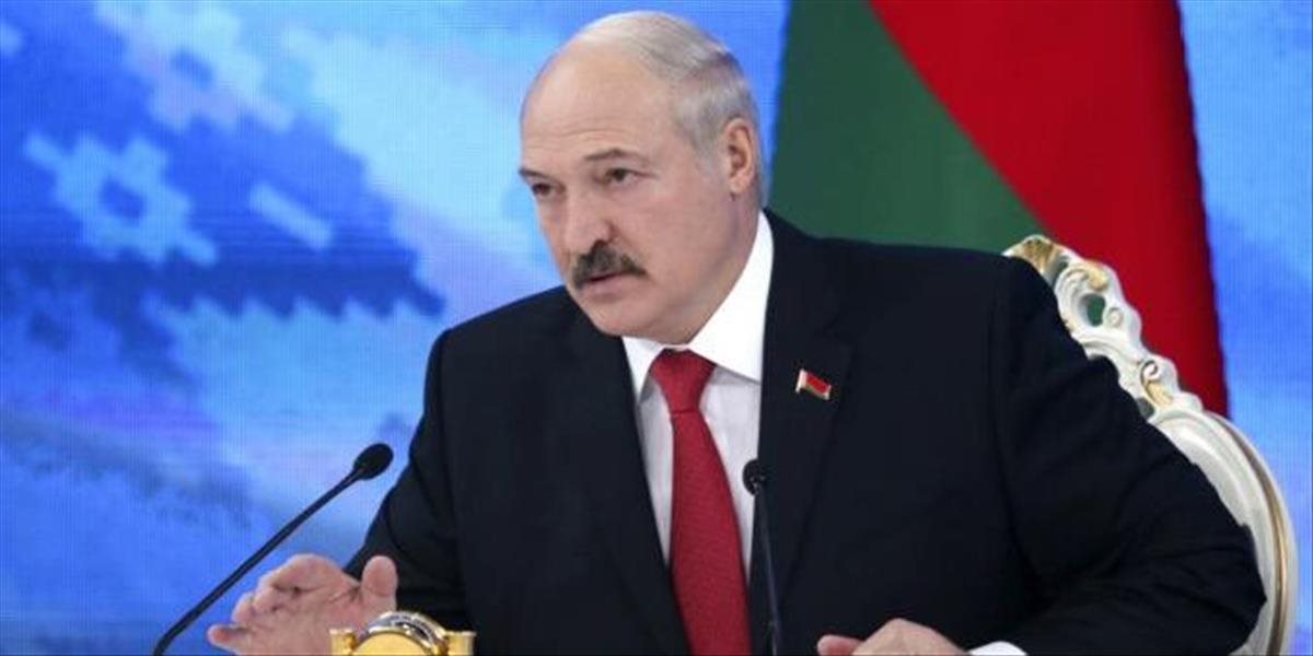 Lukašenko stráca trpezlivosť s demonštrujúcimi Bielorusmi. Úrady vyzval, aby zhromaždenia tvrdo potlačili