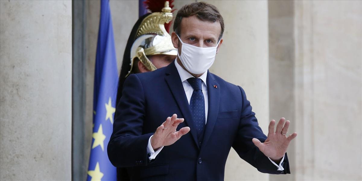 Moslimský svet povstal proti Francúzsku. Macron si pre svoje výroky pohneval polovicu arabského sveta