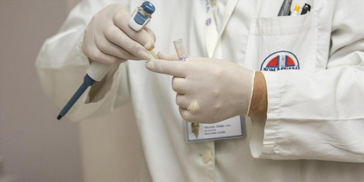 Za celovíkendové testovanie si zdravotníci polepšia aj o 500 eur