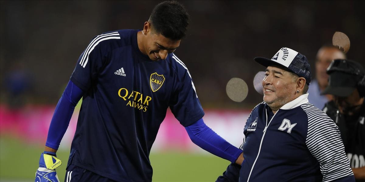 Diego Maradona je po operácii, jeho stav však komplikuje závislosť na alkohole a drogách