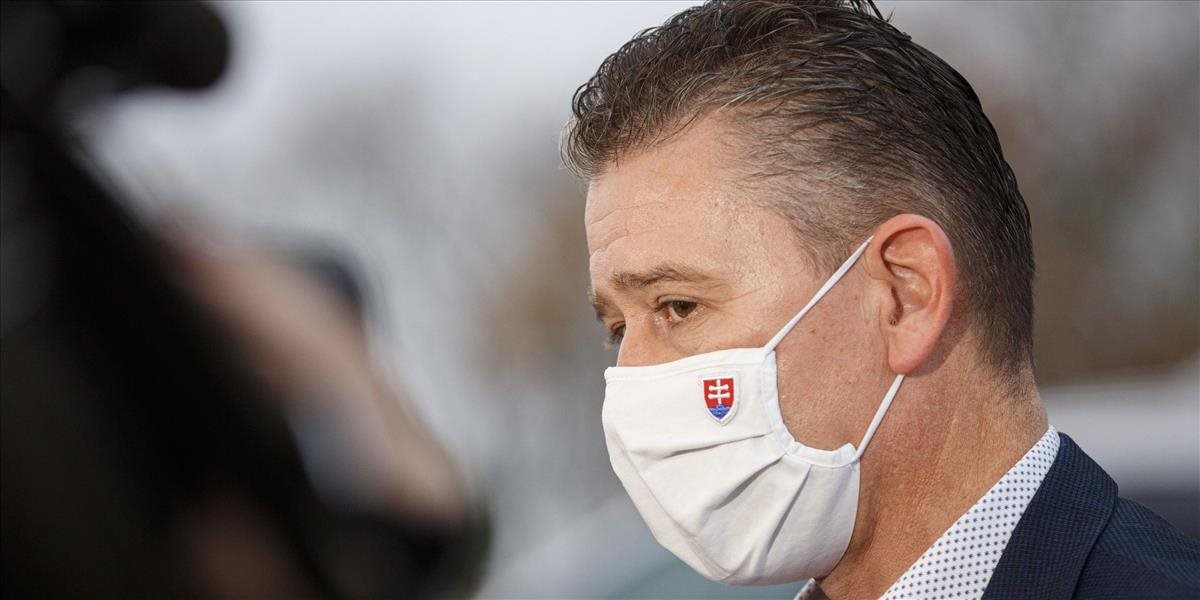 Šéf rezortu vnútra vyzval verejnosť, aby sa nezúčastnila ohlásenej demonštrácie v Bratislave. Kovařík ľudí požiadal, aby sa nebili s políciou