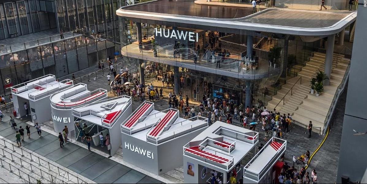 Čínsky Huawei bol nútený predať svoje mobily Honor, tlak zo strany USA bol už enormný