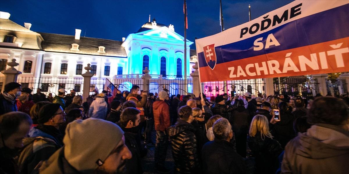 Počas utorkových demonštrácii bolo zranených niekoľko policajtov, v putách skončilo viacero výtržníkov. Aký trest ich stihne?