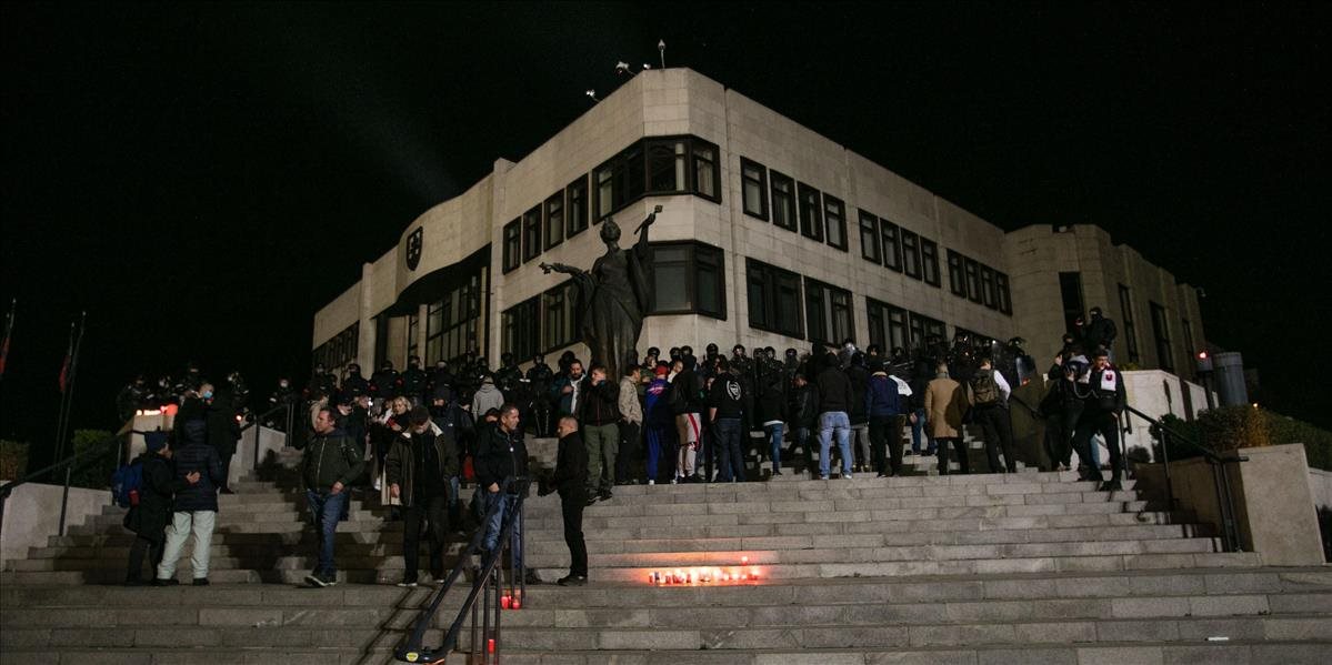Polícia v súvislosti s protestami v Bratislave predviedla na vypočutie 14 osôb