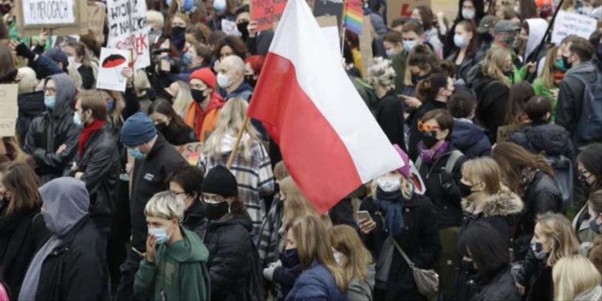 Proti sprísňovaniu interrupčného zákona v Poľsku už protestuje aj konzervatívnejšie krídlo žien