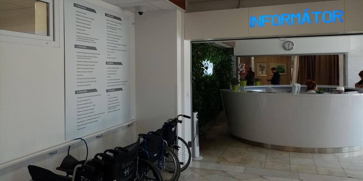 V NOÚ pribúda čoraz viac pozitívne testovaných zdravotníkov, museli sa prijať opatrenia