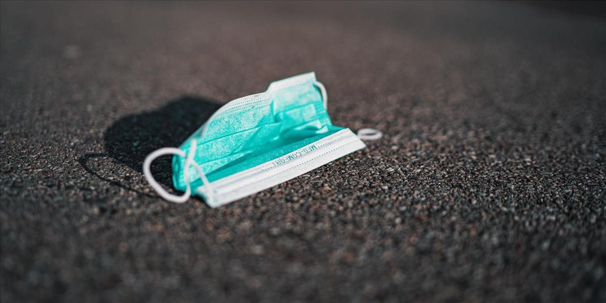 Polícia už našla muža, ktorý útočil kvôli upozorneniu na rúško