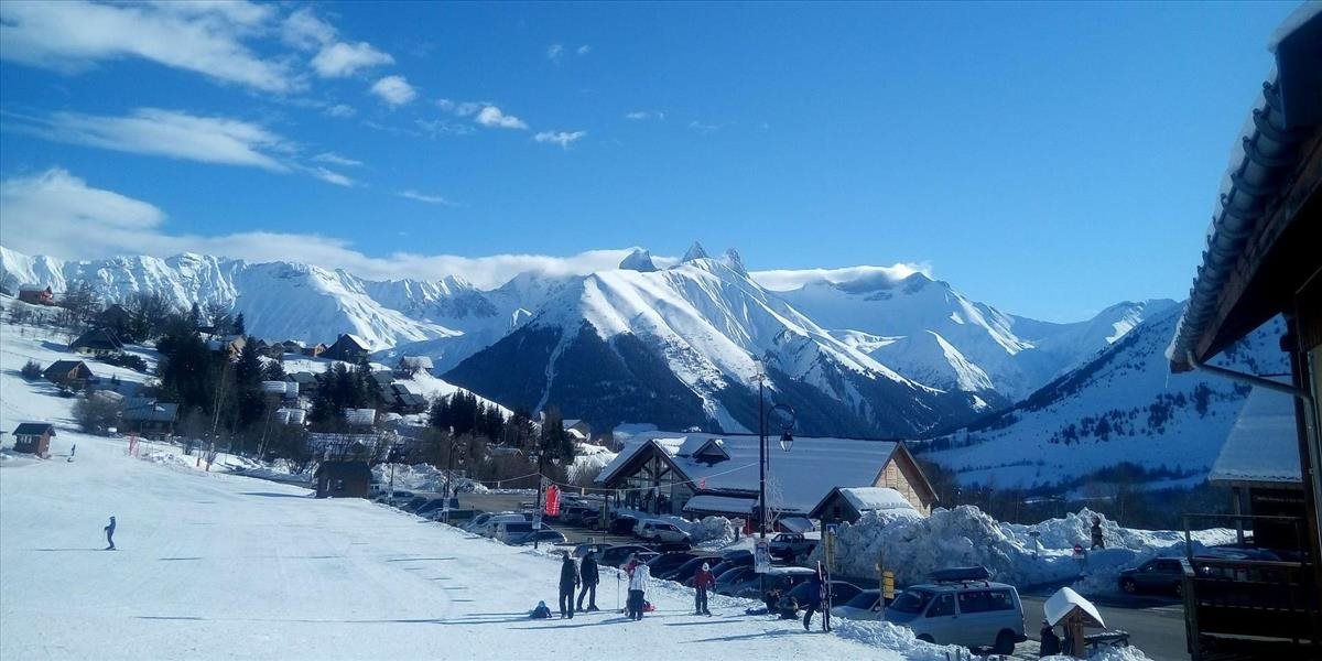 Alpy sa roztápajú ako kopček zmrzliny počas leta, viacerým lyžiarskym strediskám hrozí zánik