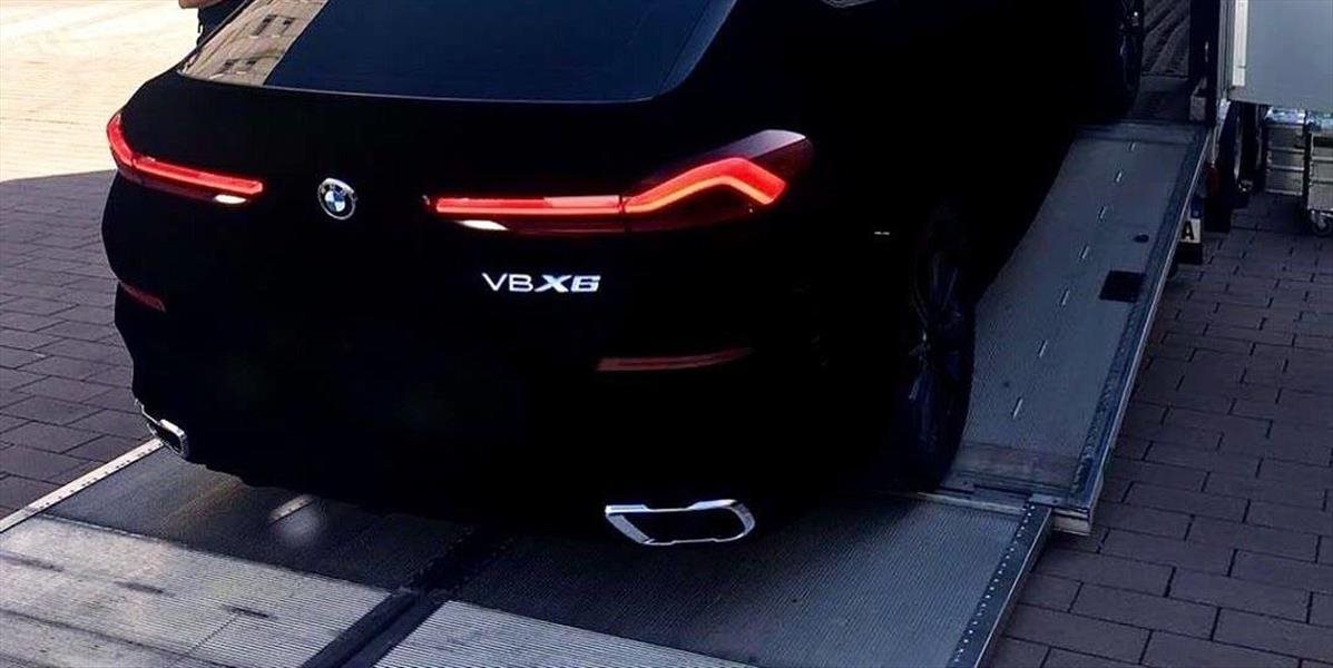 BMW predstavilo na svojom modeli X6 najtmavšiu farbu sveta! Objekty pri nej strácajú 3D rozmer