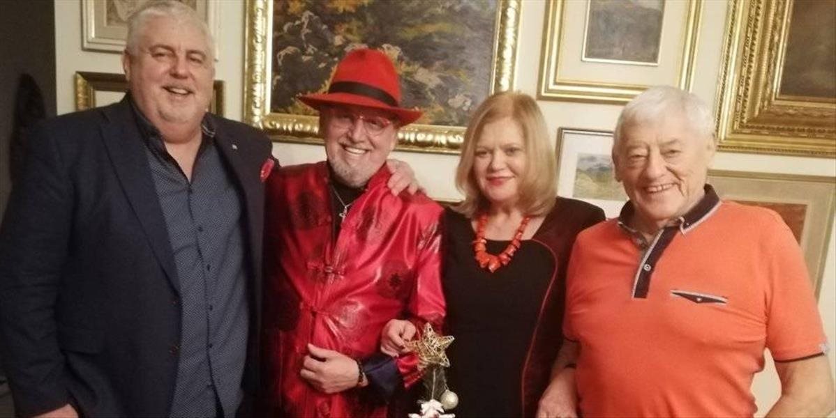 Oklamčák, Andrásy a Golonka na Vianočnom večierku u Laiferovej pokrstili jej nové vianočné CD