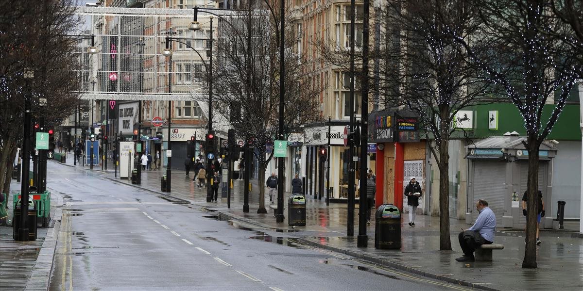 Koronavírus opäť zmutoval, Briti sa obávajú najhoršieho
