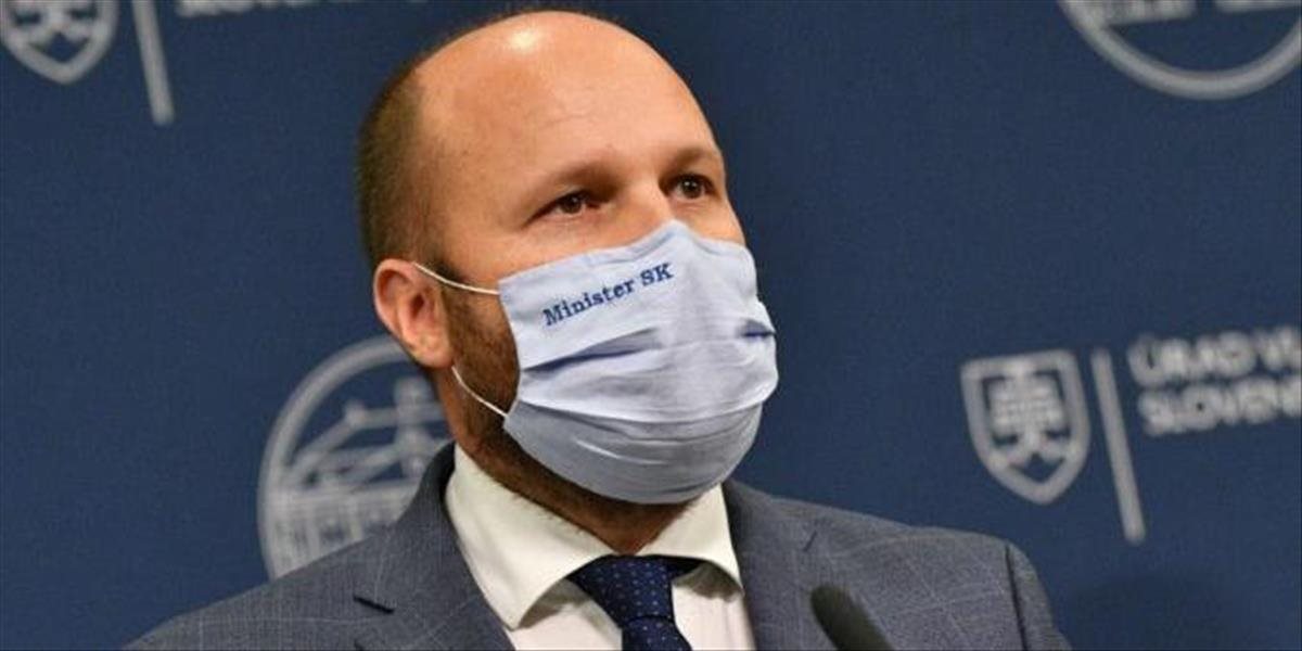 Minister obrany bojuje s koronavírusom už desiaty deň. Ľudí vyzval, aby sa nechali zaočkovať a vyhli sa zbytočnému utrpeniu