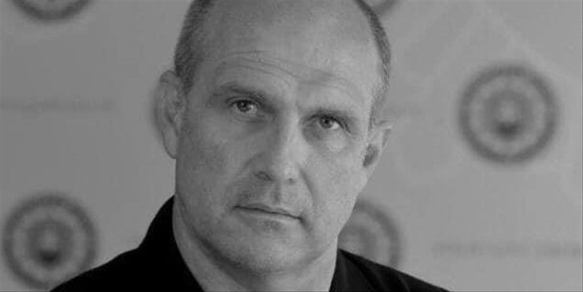 Slovensko sa lúči s generálom Milanom Lučanským, po celej krajine vznikajú pietne miesta