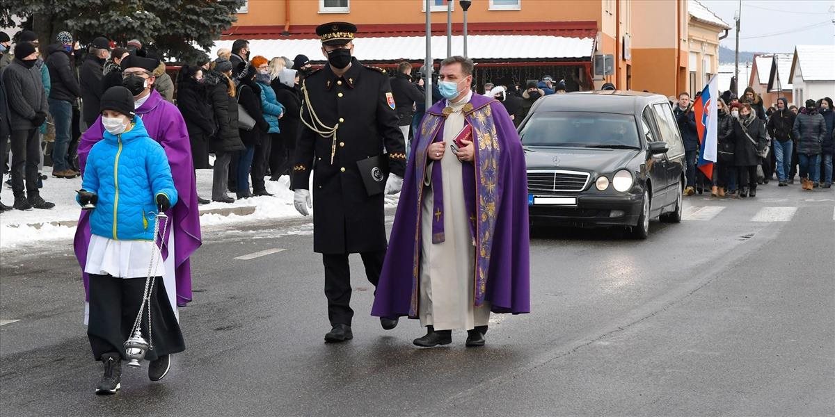 VIDEO Na pohrebe Milana Lučanského bolo prítomných vyše 600 ľudí