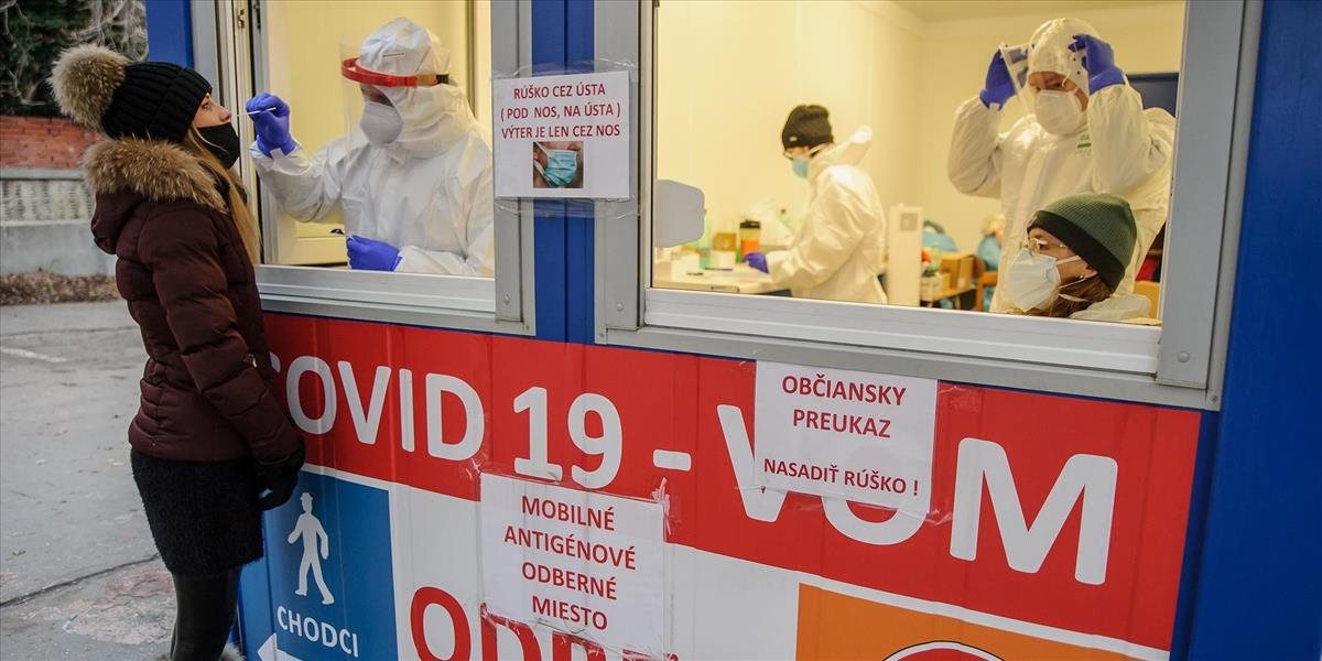 V Nitre za dva dni otestovali 25-tisíc ľudí, plošné testovanie pokračuje aj v okrese Púchov