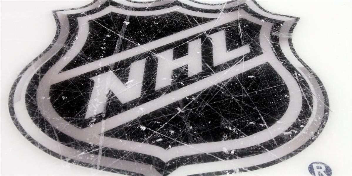 NHL: Chicago bez kapitána a s NHL sa lúči 6 hráčov