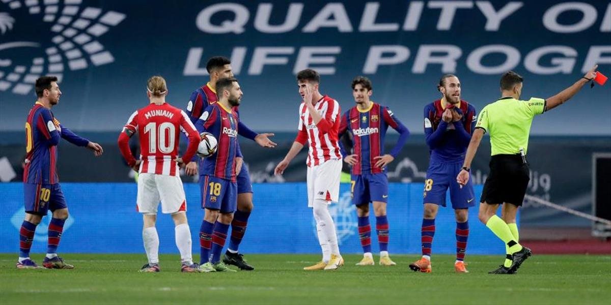 Messi dostal červenú kartu po brutálnom faule. Barcelona prehrala finále pohára