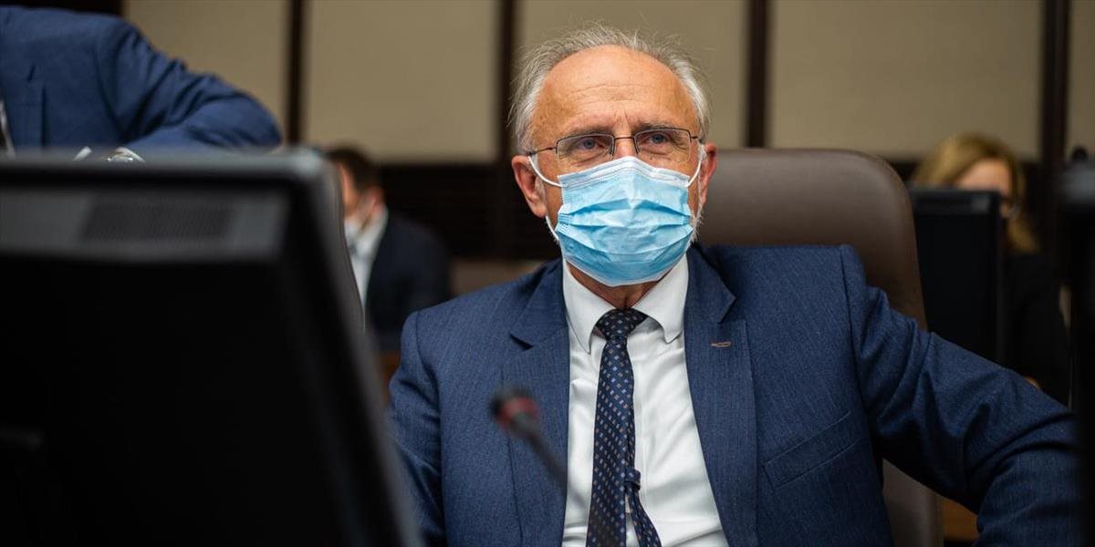 Slovenská poľnohospodárska a potravinárska komora spolu s Jánom Mičovským sú za prednostné očkovanie agropotravinárov