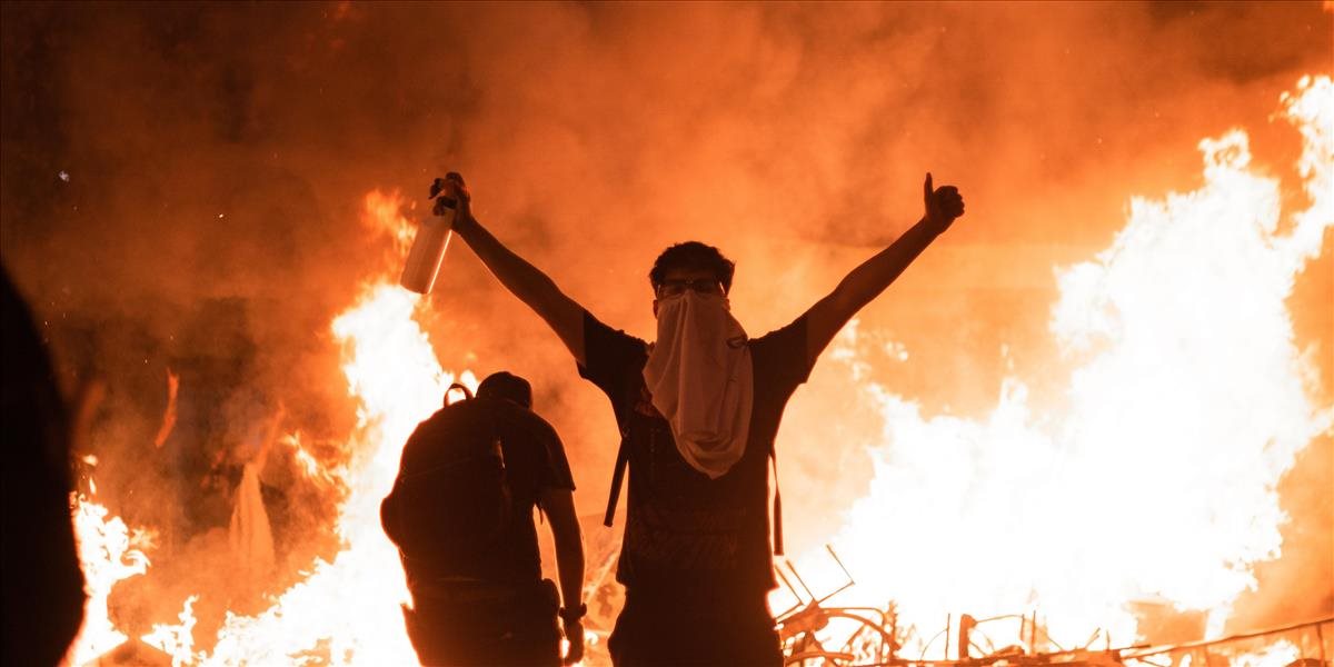 Polial budnu 11-ročnému chlapcovi a podpálil ho