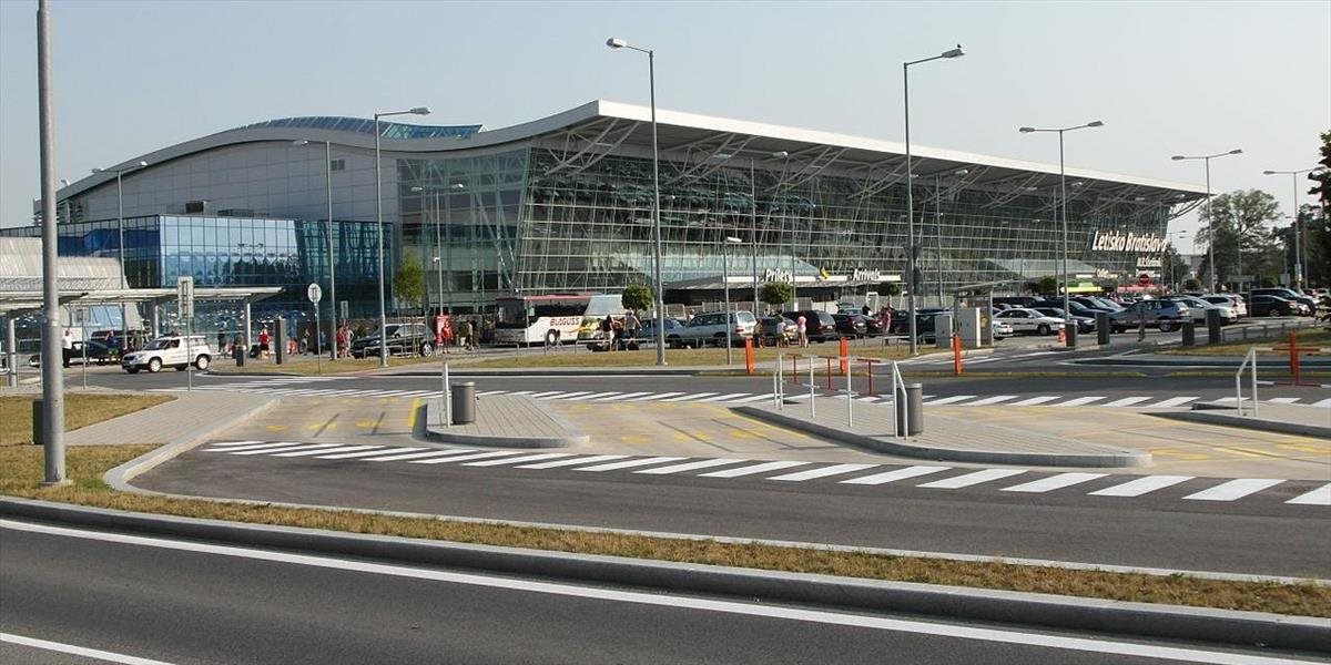 Letisko M. R. Štefánika vybavilo vlani o 82 percent menej cestujúcich