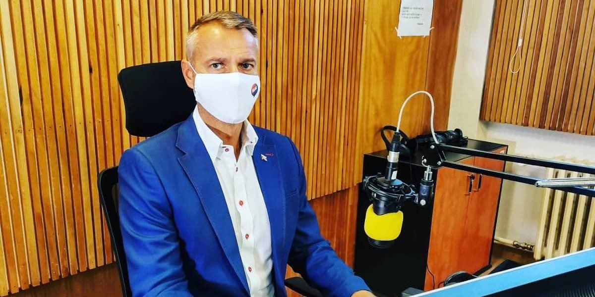 Raši vyzdvihol, že vláda na dva dni prerušila zákaz vychádzania