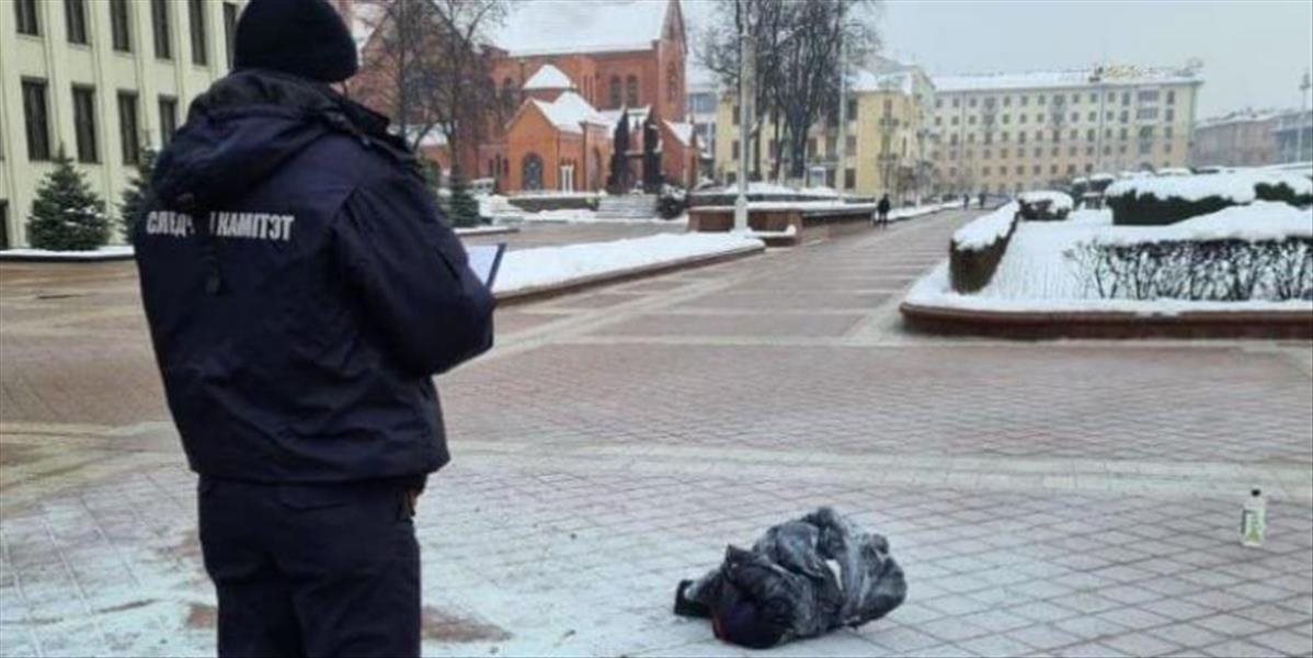 VIDEO Nešťastie v Bielorusku! Muž sa podpálil priamo pred sídlom vlády!