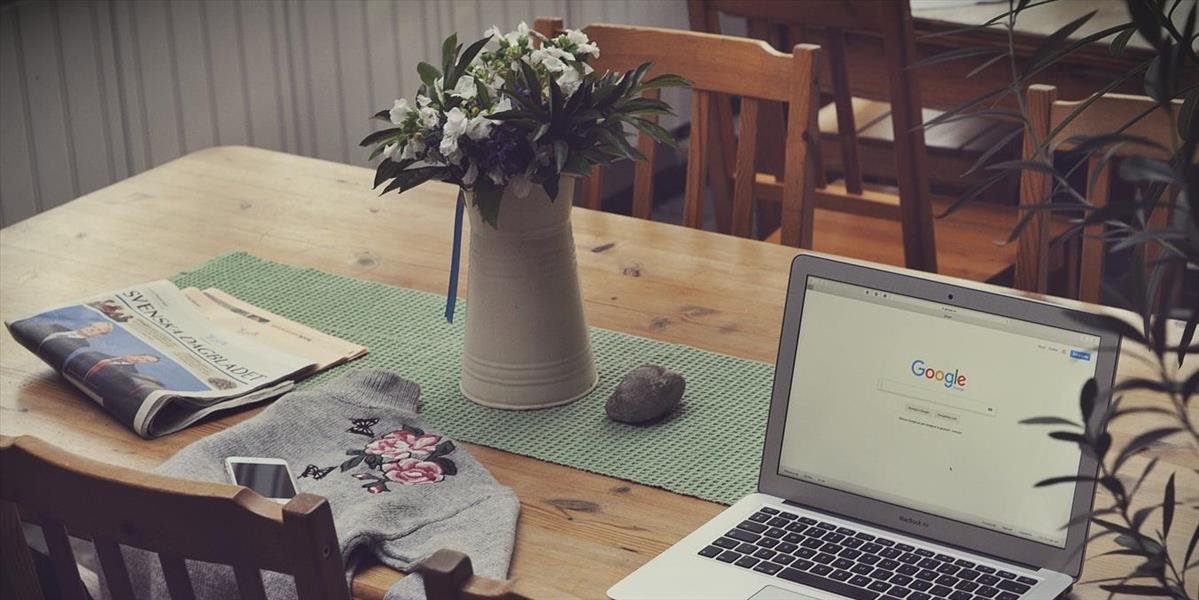 Vláda nariaďuje zamestnancom povinnú prácu z domu