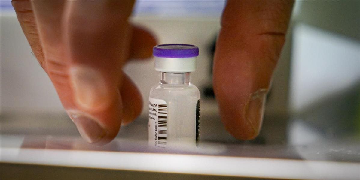 Nemocnice majú ešte stále nedostatok striekačiek a zahadzujú vakcíny