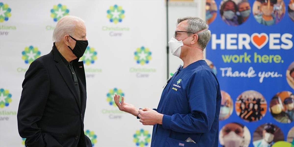 Biden chce ľuďom posielať rúška zdarma aby zabránil šíreniu nového koronavírusu