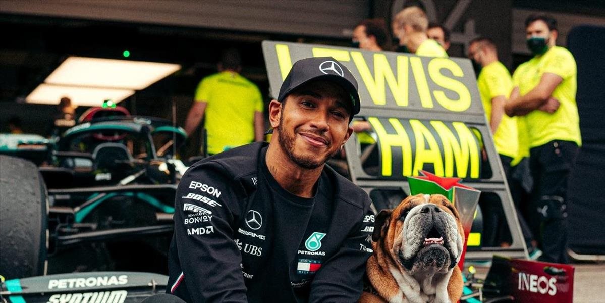 Hamilton predĺžil s Mercedesom len o jeden rok, chystá sa veľký prestup?